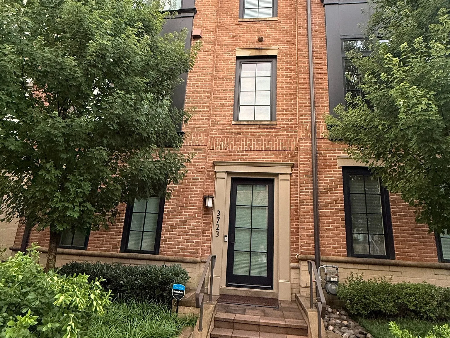 4 bed, 4.5 bath, 3355 sqft, $7,500 — Photo 1