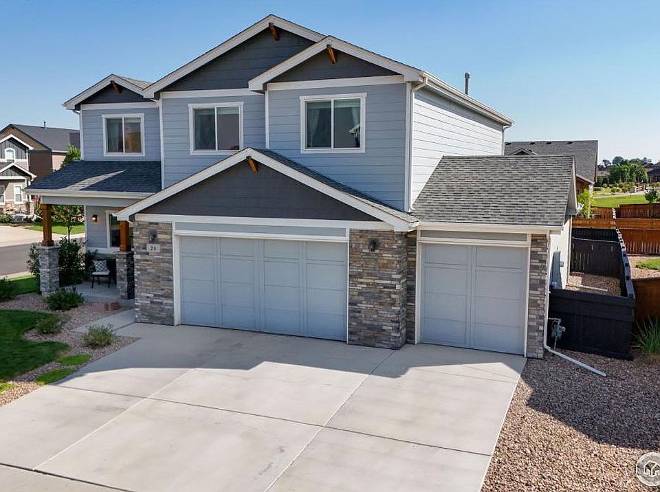 1st image of 24 Turnberry Dr