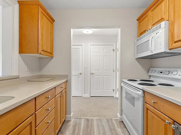 5th image of 27 Hartland Way Unit 309