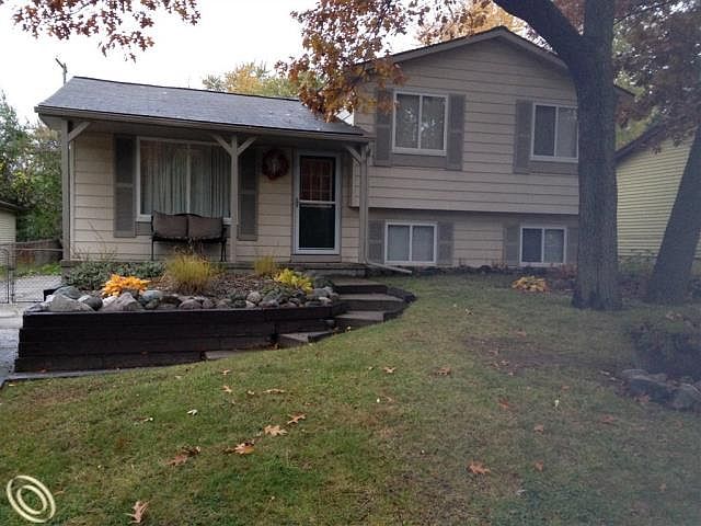 1st image of 2259 Ellington St