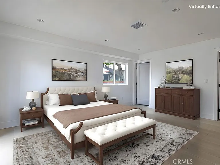 11810 Gilmore St — Photo 5