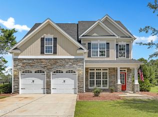 420 Meadowland Cir, Maple Hill, NC 28454