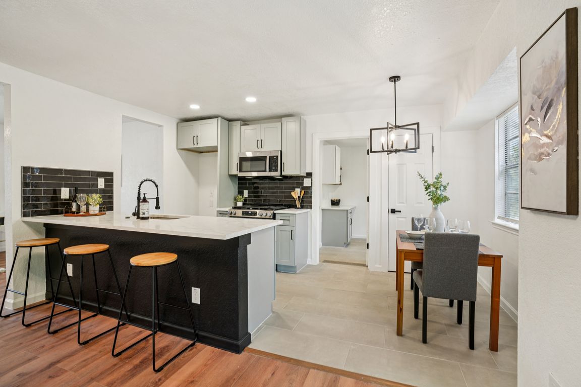 Timber Ridge Dr-S2211-016.jpg