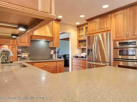 5th image of 1715 Thrushwood Cir