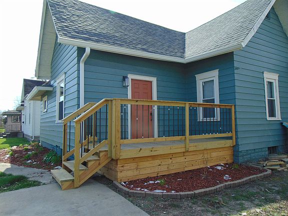2nd image of 1525 N Elm St
