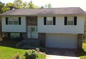 3rd image of 140 Margy Ln