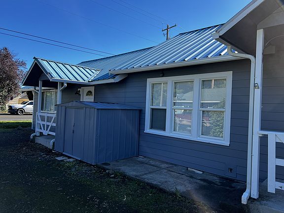 3rd image of 341 Carlisle Ave Unit A