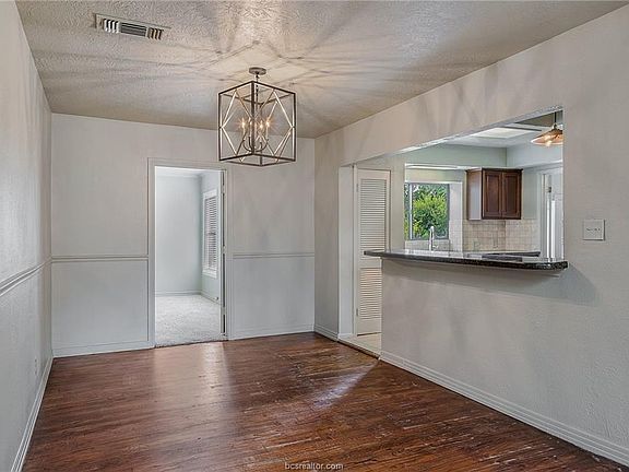 5th image of 1110 Marsteller Ave
