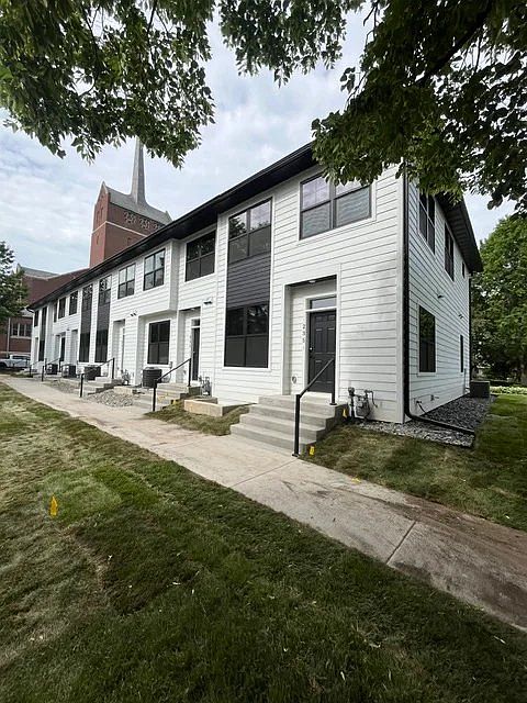 1st image of 1984 Marshall Ave