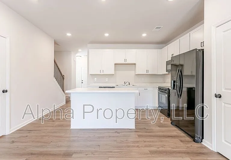 12 Lone Cypress St — Photo 5