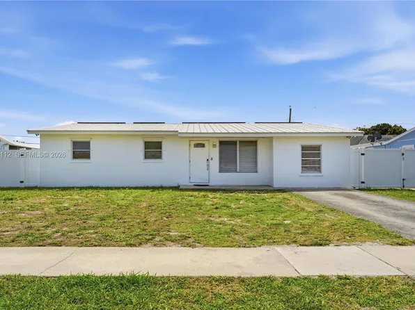 3352 Taconic Dr, West Palm Beach, FL 33406