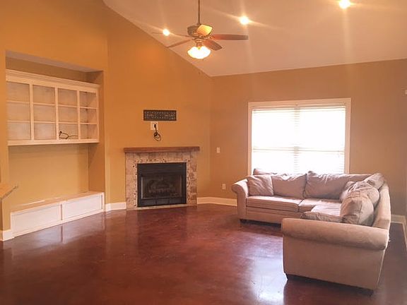 3rd image of 105 Kerkling Dr
