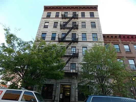 Rented by Level Group | media 13