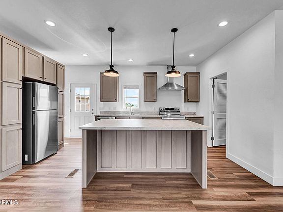 3rd image of 32034 N 167TH Avenue