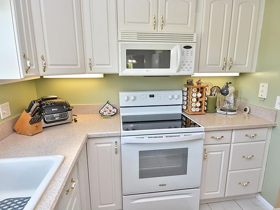 4th image of 1225 NW 21st Street #1701