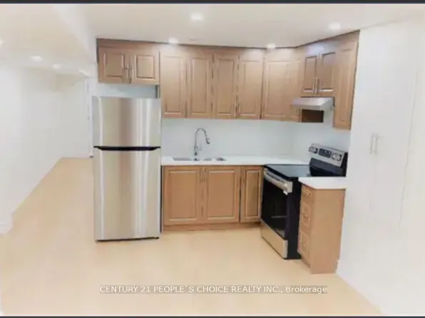 3 Aldenham St #2, Brampton, ON L6X 5S2
