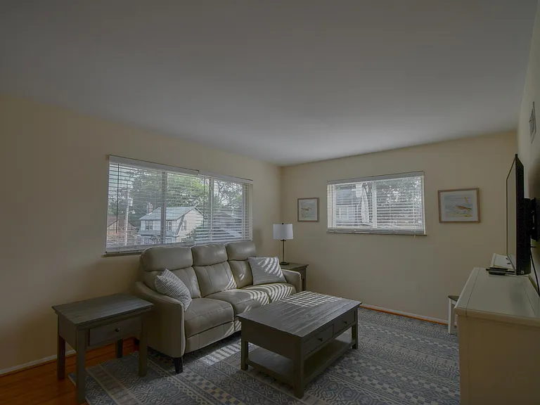 751 Chamberlain Pl — Photo 3