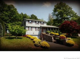 23 Chelsea Dr, Cromwell, CT 06416