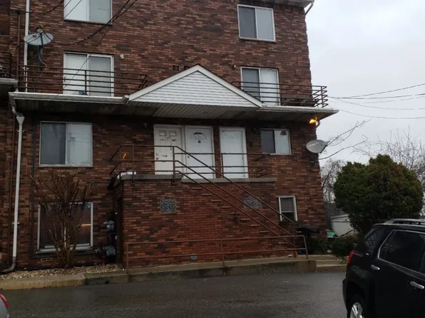 81C Narrows Rd N #1C, Staten Island, NY 10305