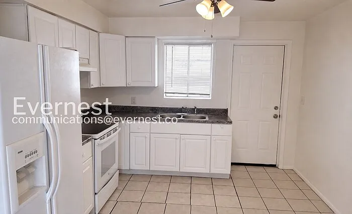 445 N Drew St E — Photo 5