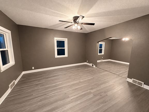 5th image of 511 Main Ave