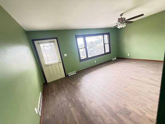 3rd image of 8320 Trudy Rd