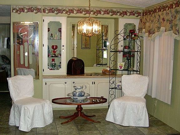3rd image of 162 Beechwood Dr #64