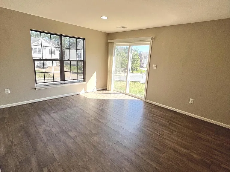 194 Oxbow Dr — Photo 5