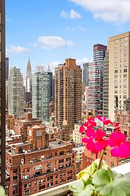 Sold by Compass | media 26