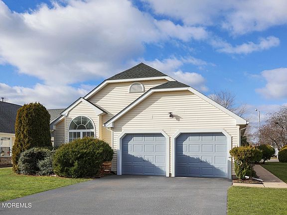5th image of 2425 Woodbine Lane