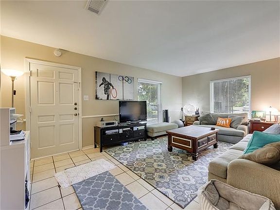 4th image of 5712 Fairlane Dr