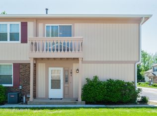 101 Lindenwood Ct #65-D, Vernon Hills, IL 60061