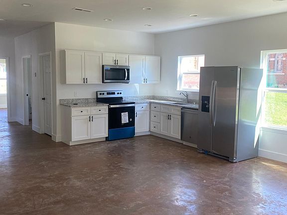 2nd image of 404 Elm Ave
