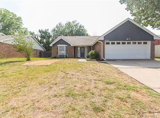 5005 Prairieview Ct S, Arlington, TX 76017