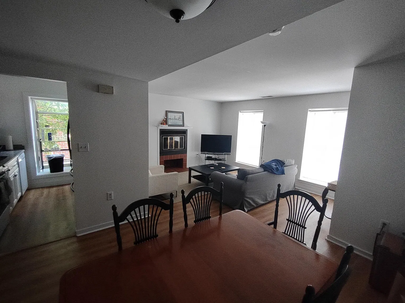 4 W Hill St — Photo 4