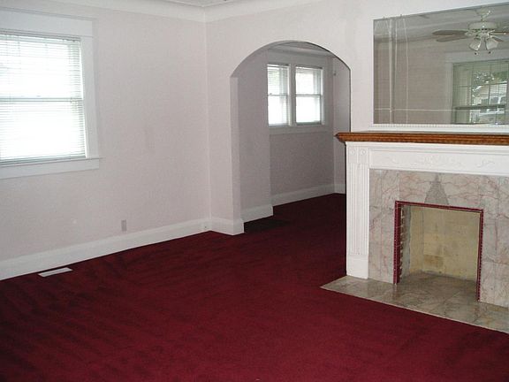 Living Room. Carpet now Tan.