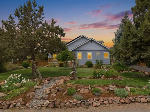 3687 SW 35th St, Redmond, OR 97756