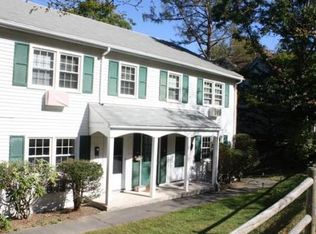 131 Round Hill Rd, Northampton, MA 01060