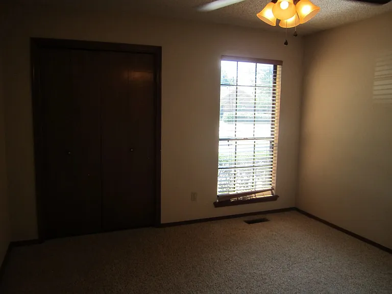 4721 Persimmon Ct — Photo 8