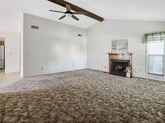 4th image of 2518 E Tulare Ave