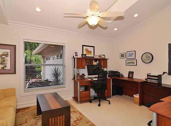 3rd image of 28541 Winthrop Cir