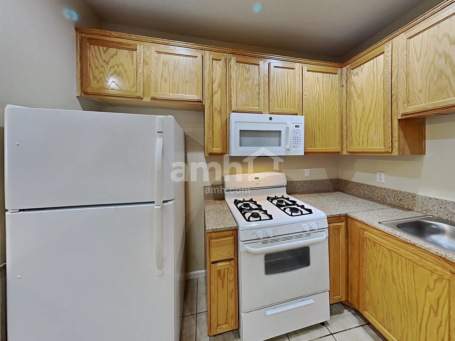 3 bed, 2.5 bath, 1539 sqft, $1,950 — Photo 3