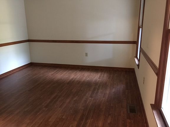 GORGEOUS Dining Room with NEW FLOOR!