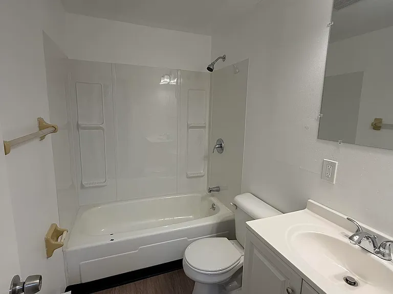 Arbor Heights — Photo 18