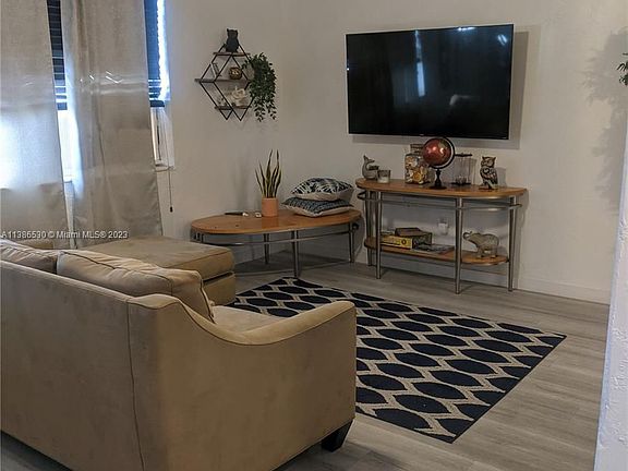 3rd image of 7741 Hawthorne Ave #3