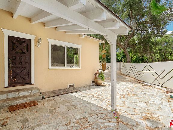 3rd image of 360 N Topanga Canyon Blvd
