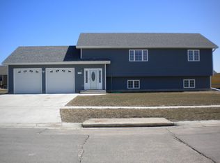 1915 Eberlein Dr, Brookings, SD 57006