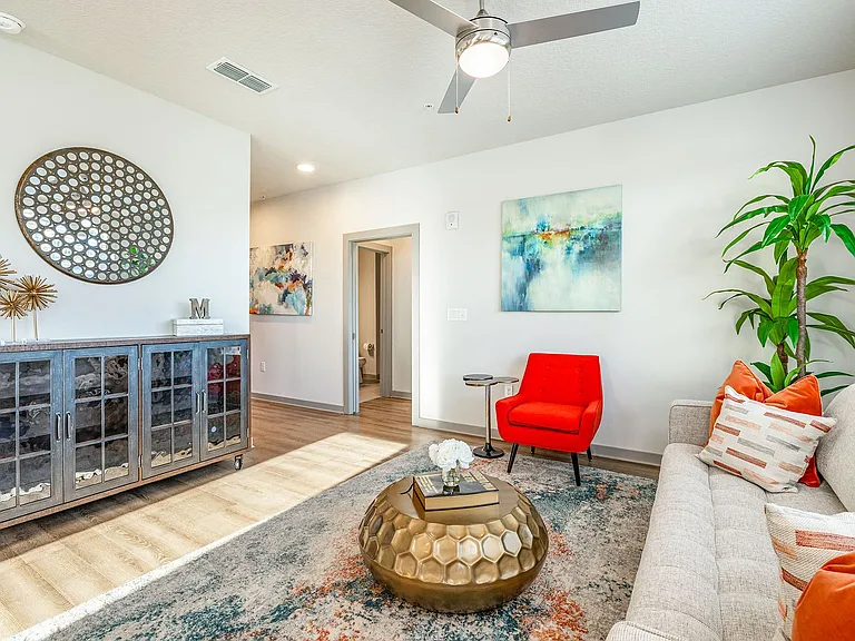 Madison Pointe Apartments — Photo 5