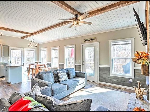 5th image of 293 Elmwood Cir