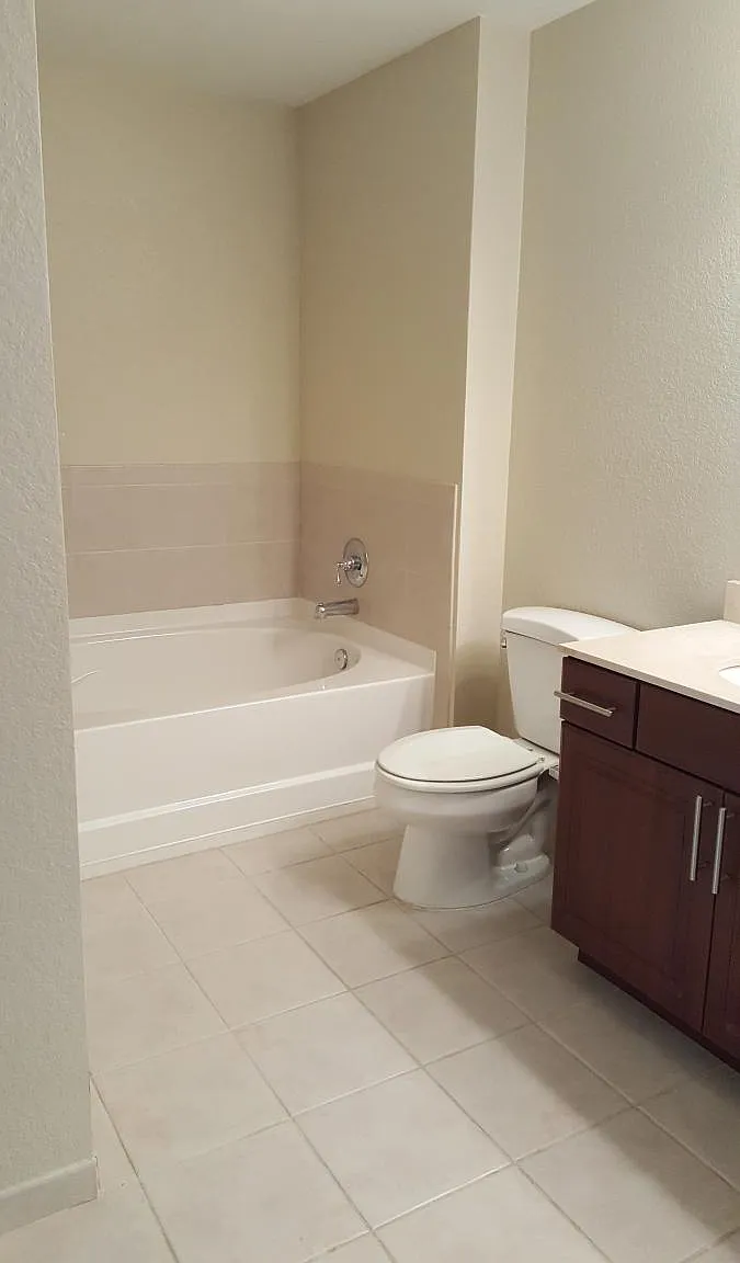 2 bed, 1084 sqft, $2,600 — Photo 2